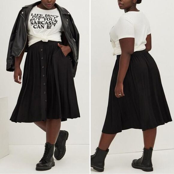 Torrid Black Super Soft Faux Button Front Mid Skirt, Sz Large - Picture 1 of 13